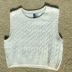 H&M DIVIDED wmns S cream colored sweater vest